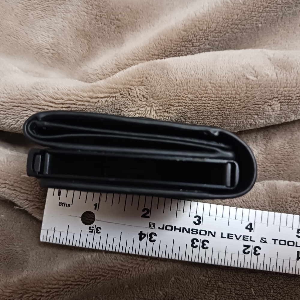 Sleek Black Wallet And Card Holder, Airtag Compatible - Picture 5 of 8